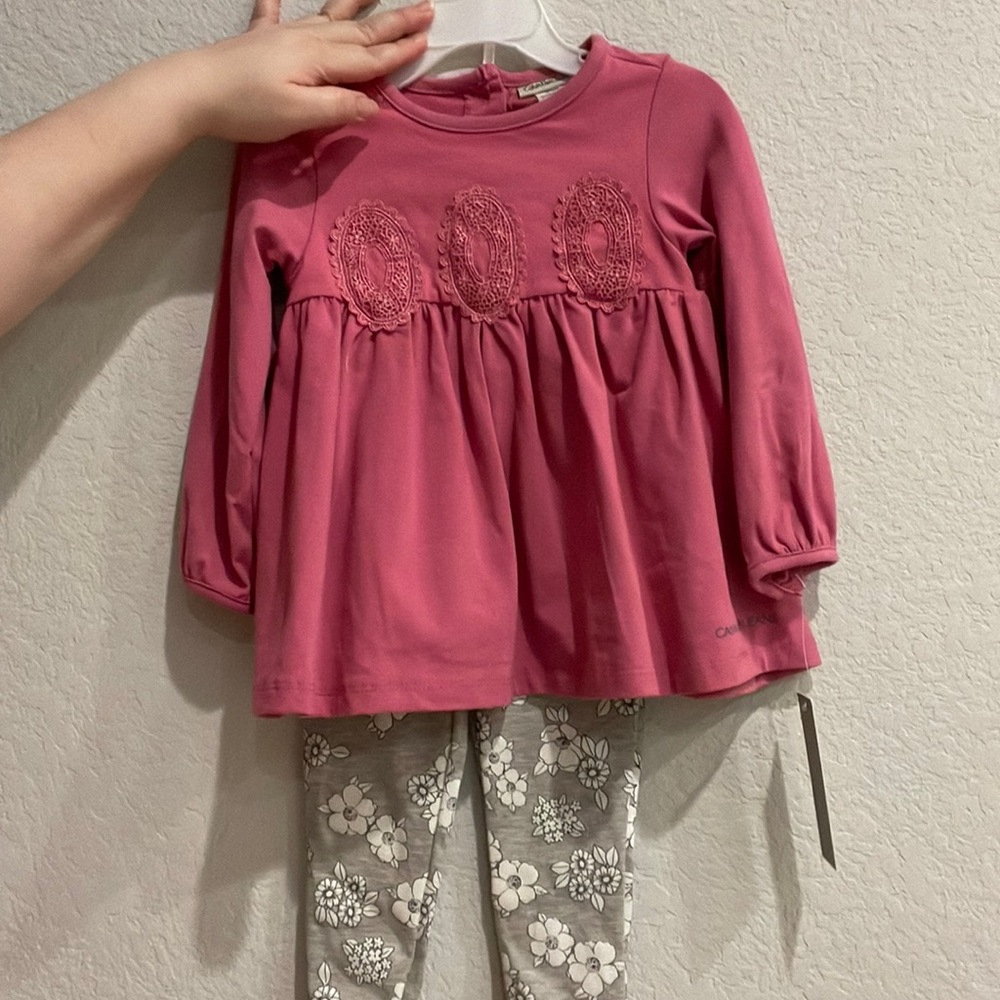 Cute two piece outfit.